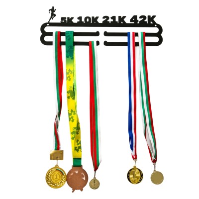 Метална стойка за медали Running Man – 5k, 10k, 21k, 42k (До 40 медала) - продуктов изглед окачен с медали